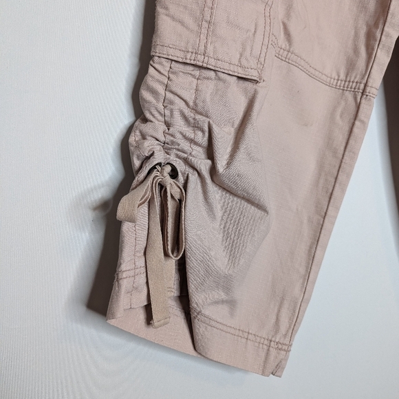 Cabi Frosted Pink Cargo Cropped Pants - Picture 14 of 16
